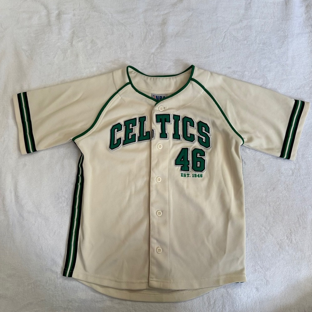 NBA Boston Celtics Jerseys Kids Size‎ 6 beige and green